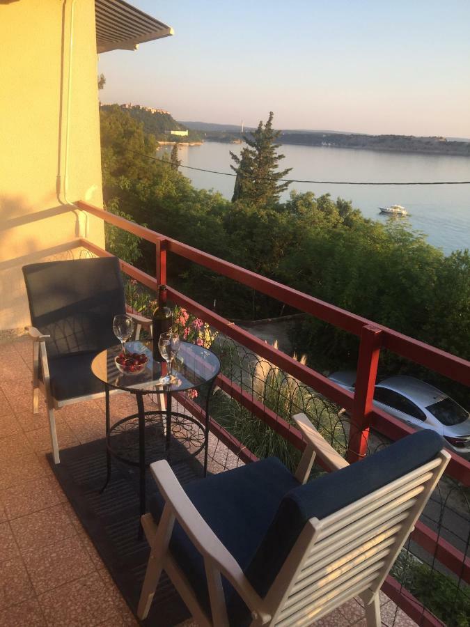 Apartman Cvenkica Omišalj Exterior foto