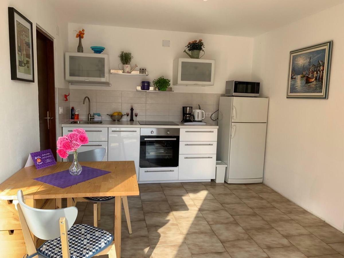 Apartman Cvenkica Omišalj Exterior foto